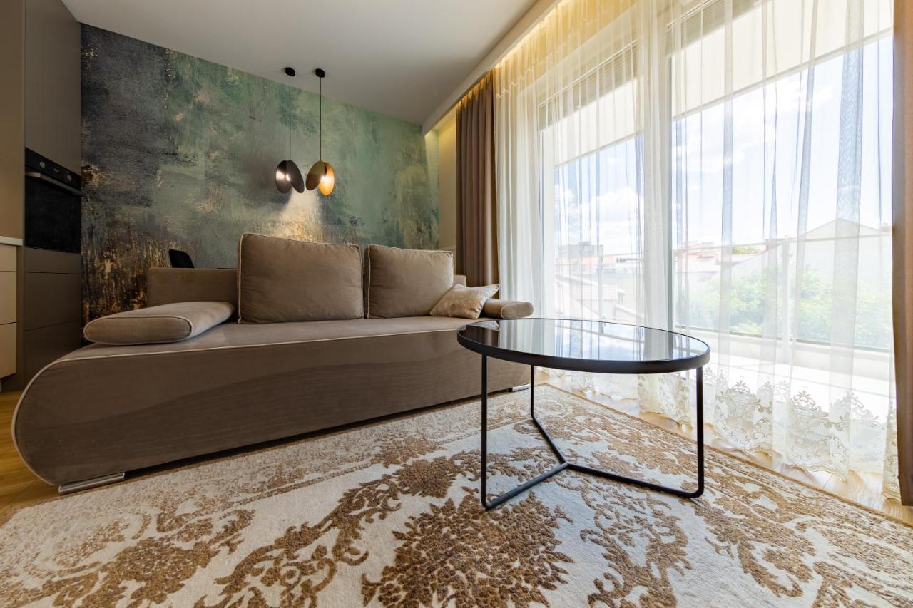 Apartament Luxury Two-Bedroom 비아위스토크 외부 사진